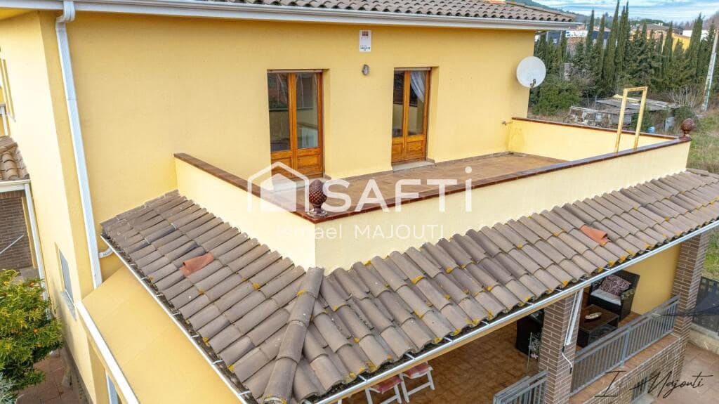 4 soverom Villa til salgs i Sant Julia de Ramis med garasje - € 469 000 (Ref: 9174089)