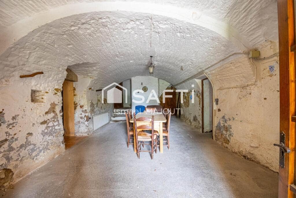 8 soveværelse Villa til salg i La Bisbal d'Emporda med garage - € 630.000 (Ref: 9174091)