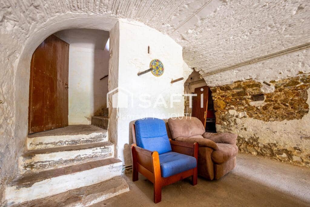 8 soveværelse Villa til salg i La Bisbal d'Emporda med garage - € 630.000 (Ref: 9174091)