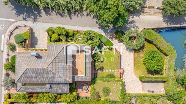 4 bedroom Villa for sale in Forallac with garage - € 585,000 (Ref: 9174093)