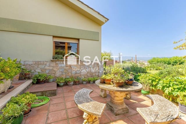 4 bedroom Villa for sale in Forallac with garage - € 585,000 (Ref: 9174093)