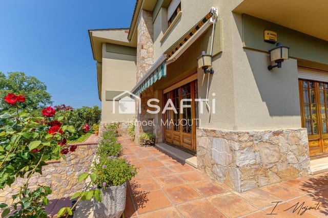 4 bedroom Villa for sale in Forallac with garage - € 585,000 (Ref: 9174093)