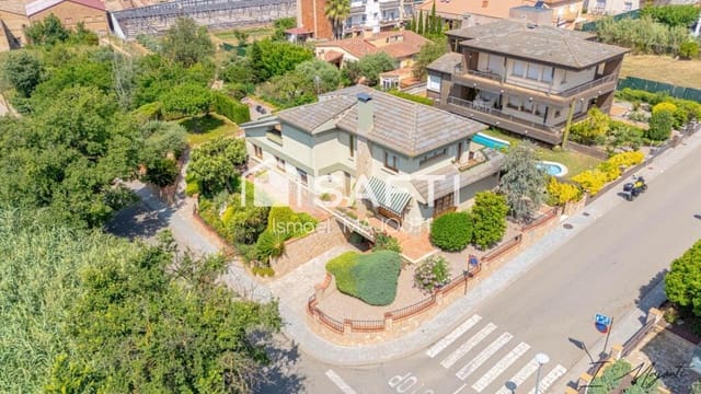 4 bedroom Villa for sale in Forallac with garage - € 585,000 (Ref: 9174093)