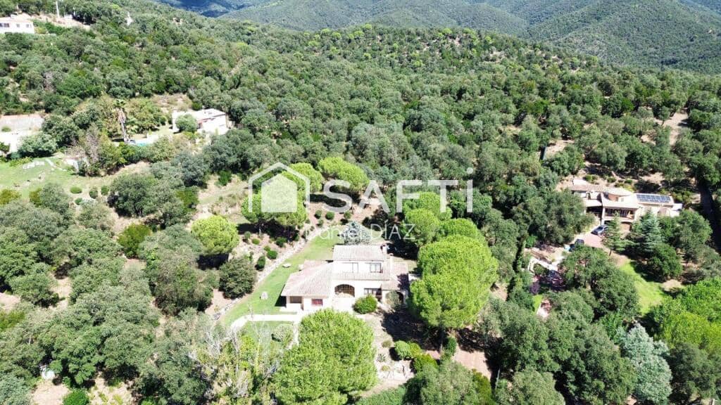 5 sypialnia Finka/Dom wiejski na sprzedaż w Santa Cristina d'Aro z garażem - 495 000 € (Ref: 9174107)