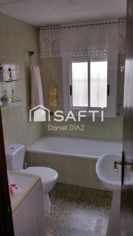 4 sypialnia Willa na sprzedaż w Mas Altaba, Maçanet de la Selva z basenem garażem - 290 000 € (Ref: 9174117)