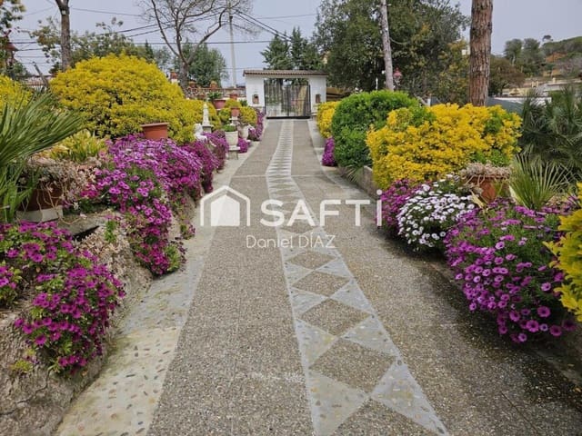 4 sypialnia Willa na sprzedaż w Mas Altaba, Maçanet de la Selva z basenem garażem - 290 000 € (Ref: 9174117)