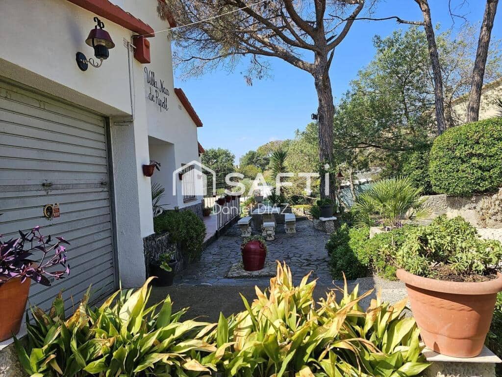 4 sypialnia Willa na sprzedaż w Macanet de la Selva z basenem garażem - 290 000 € (Ref: 9174117)