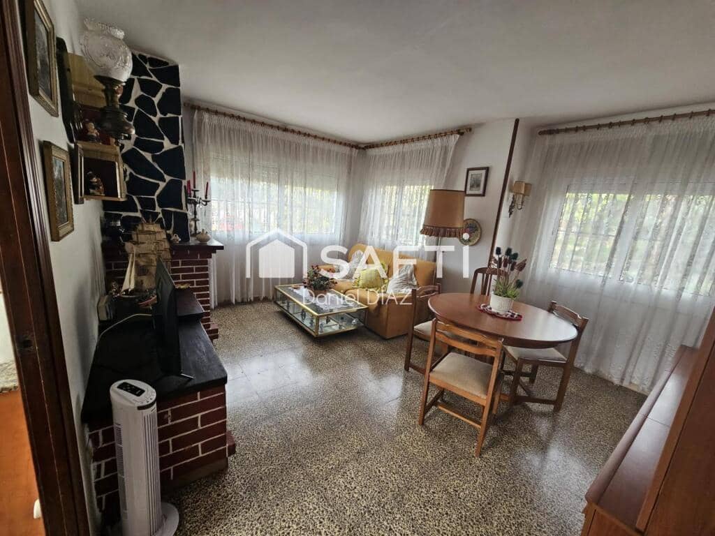 4 sypialnia Willa na sprzedaż w Macanet de la Selva z basenem garażem - 290 000 € (Ref: 9174117)