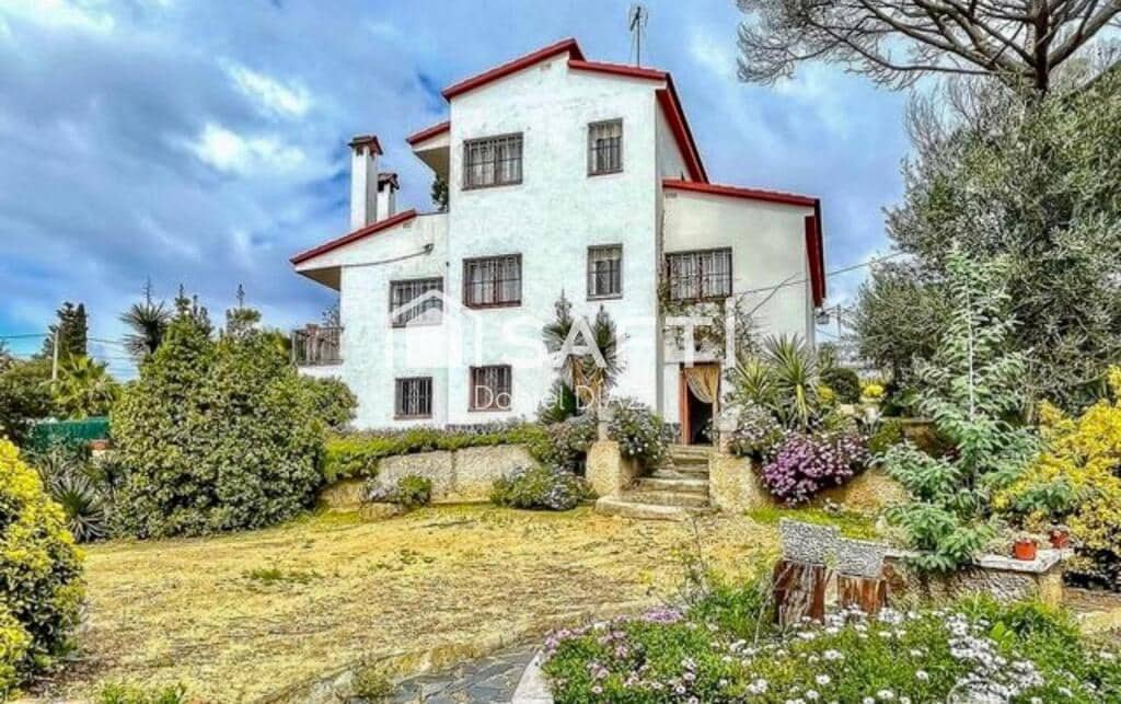 4 sypialnia Willa na sprzedaż w Macanet de la Selva z basenem garażem - 290 000 € (Ref: 9174117)