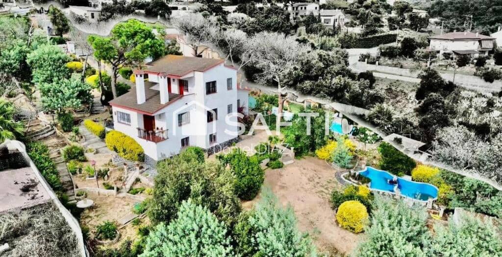 4 sypialnia Willa na sprzedaż w Macanet de la Selva z basenem garażem - 290 000 € (Ref: 9174117)