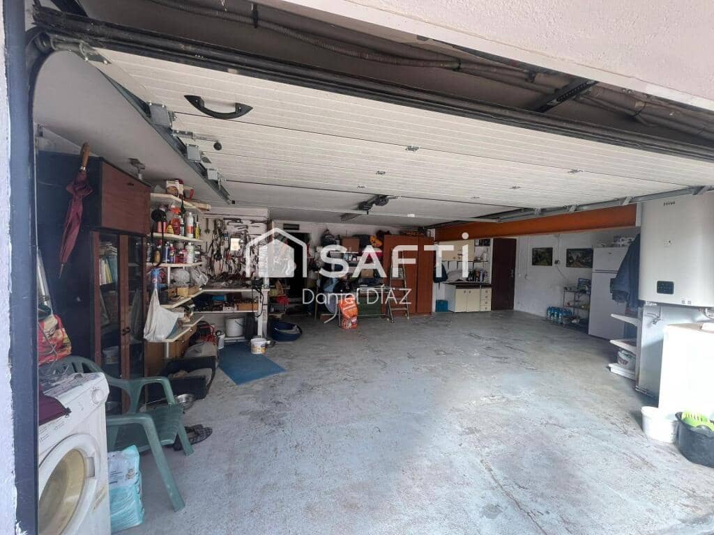 4 soveværelse Villa til salg i Lloret de Mar med swimmingpool garage - € 440.000 (Ref: 9174119)