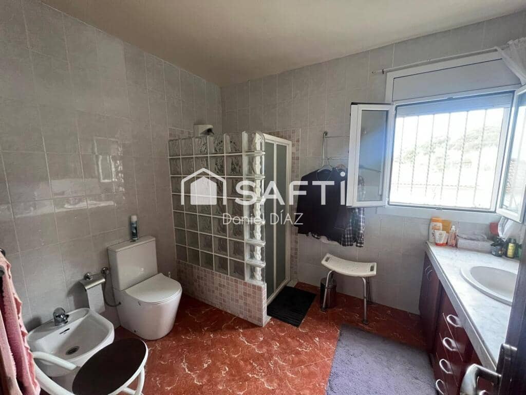 4 soveværelse Villa til salg i Lloret de Mar med swimmingpool garage - € 440.000 (Ref: 9174119)