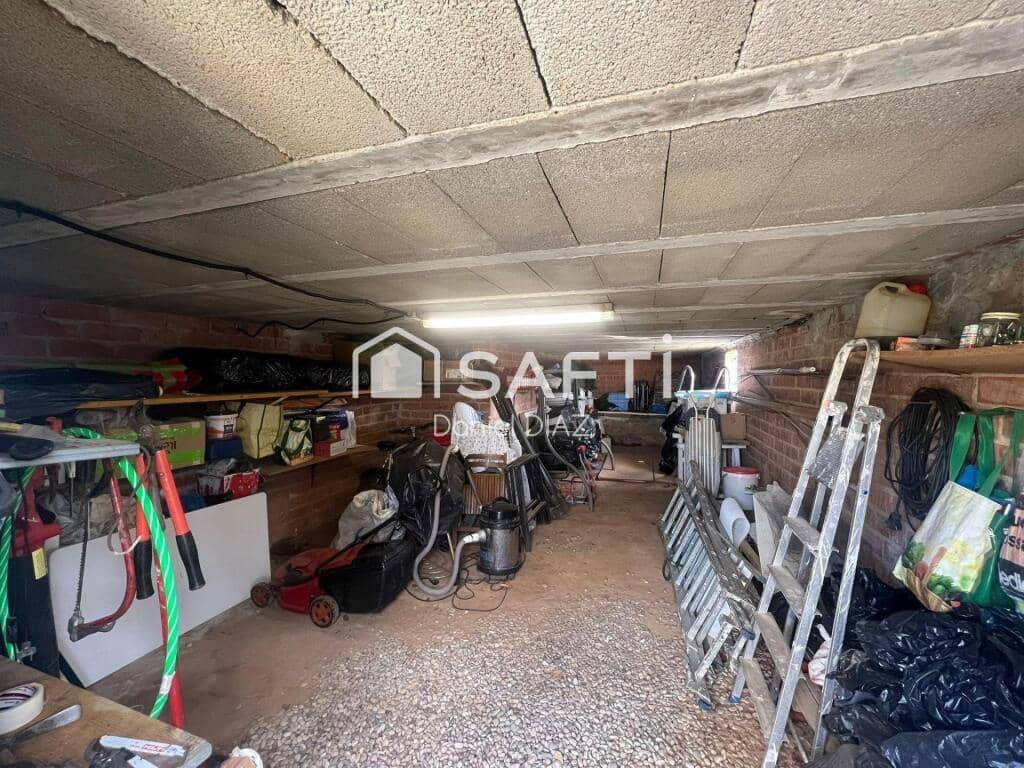 4 soveværelse Villa til salg i Lloret de Mar med swimmingpool garage - € 440.000 (Ref: 9174119)