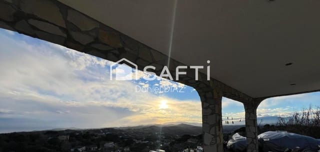 3 sypialnia Finka/Dom wiejski na sprzedaż w Aiguaviva Parc, Vidreres z garażem - 290 000 € (Ref: 9174120)