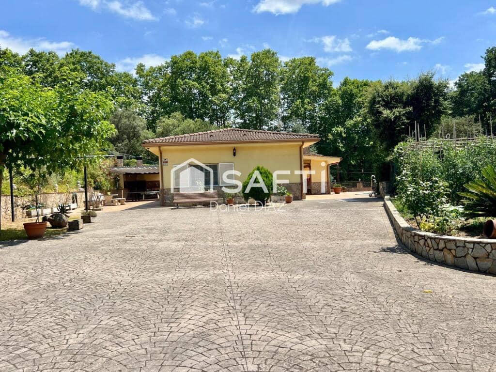 6 soveværelse Finca/Landehus til salg i Macanet de la Selva med swimmingpool garage - € 360.000 (Ref: 9174123)