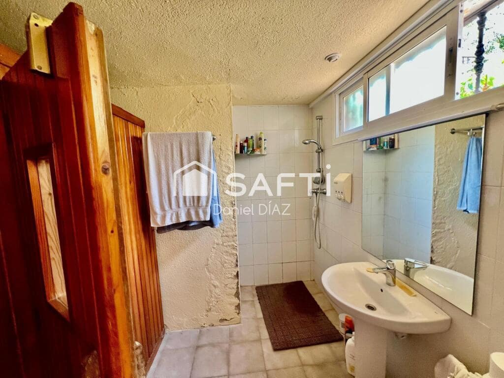 6 soveværelse Finca/Landehus til salg i Macanet de la Selva med swimmingpool garage - € 360.000 (Ref: 9174123)