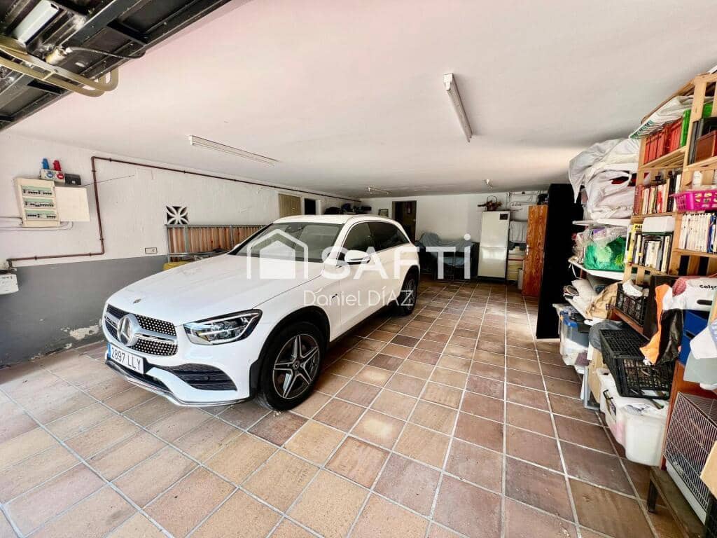 6 soveværelse Finca/Landehus til salg i Macanet de la Selva med swimmingpool garage - € 360.000 (Ref: 9174123)