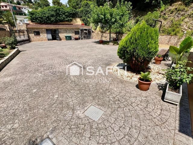 Finca/Casa Rural de 6 habitaciones en Maçanet de la Selva en venta con piscina garaje - 360.000 € (Ref: 9174123)