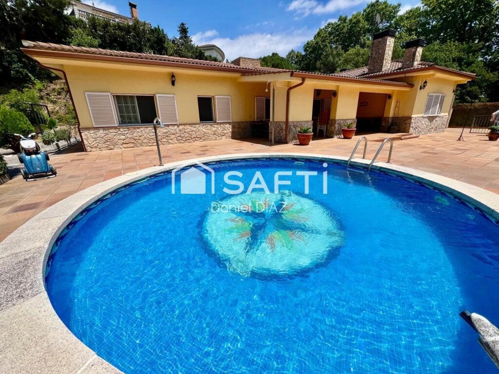 6 soveværelse Finca/Landehus til salg i Macanet de la Selva med swimmingpool garage - € 360.000 (Ref: 9174123)