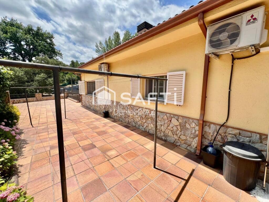 6 soveværelse Finca/Landehus til salg i Macanet de la Selva med swimmingpool garage - € 360.000 (Ref: 9174123)