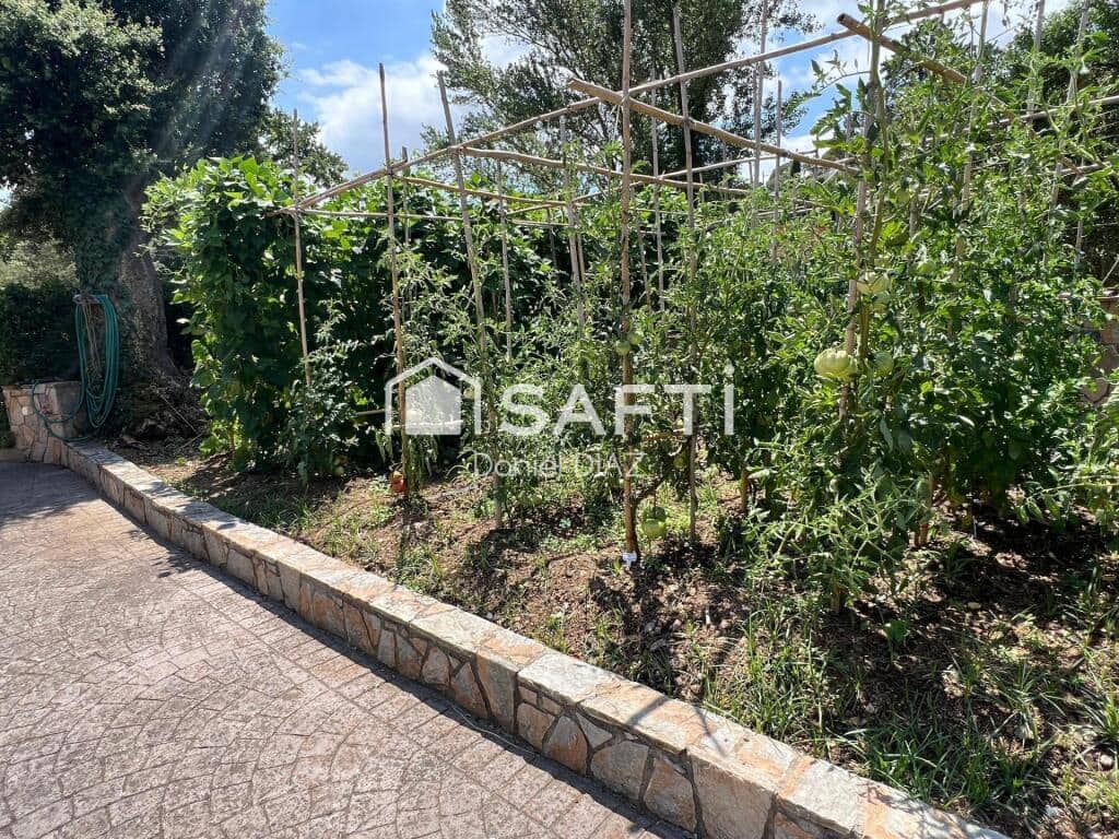 6 soveværelse Finca/Landehus til salg i Macanet de la Selva med swimmingpool garage - € 360.000 (Ref: 9174123)