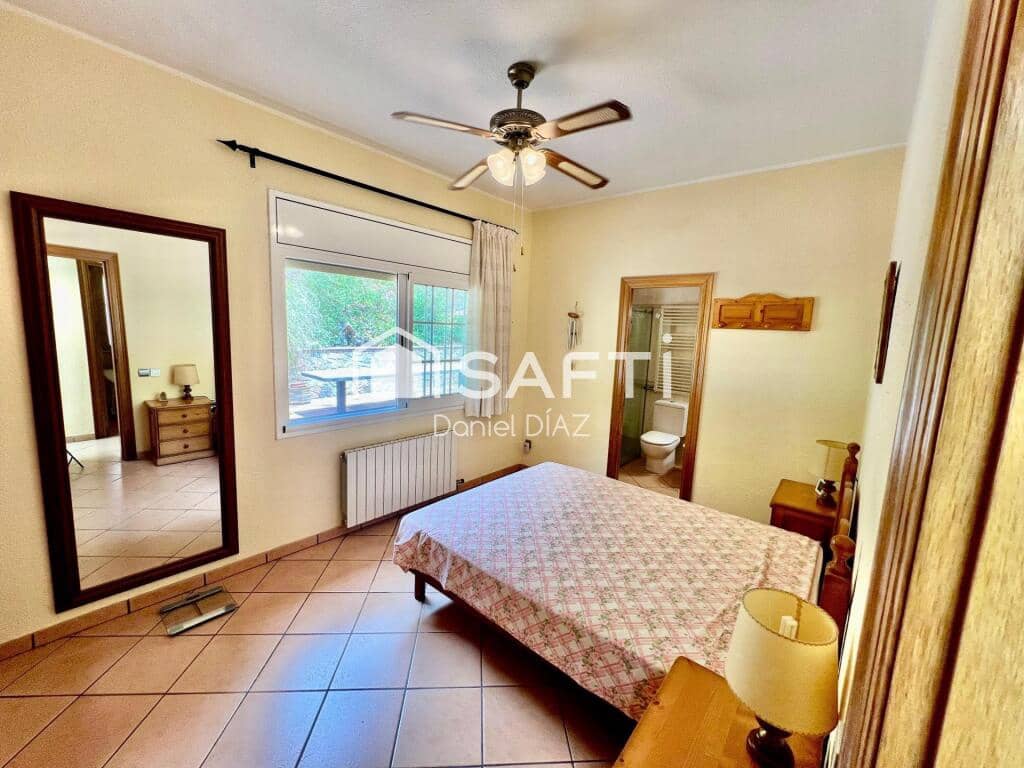 6 soveværelse Finca/Landehus til salg i Macanet de la Selva med swimmingpool garage - € 360.000 (Ref: 9174123)