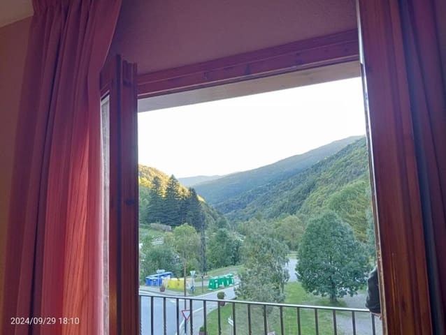 Kontor til salgs i Setcases - € 1 150 000 (Ref: 9174131)