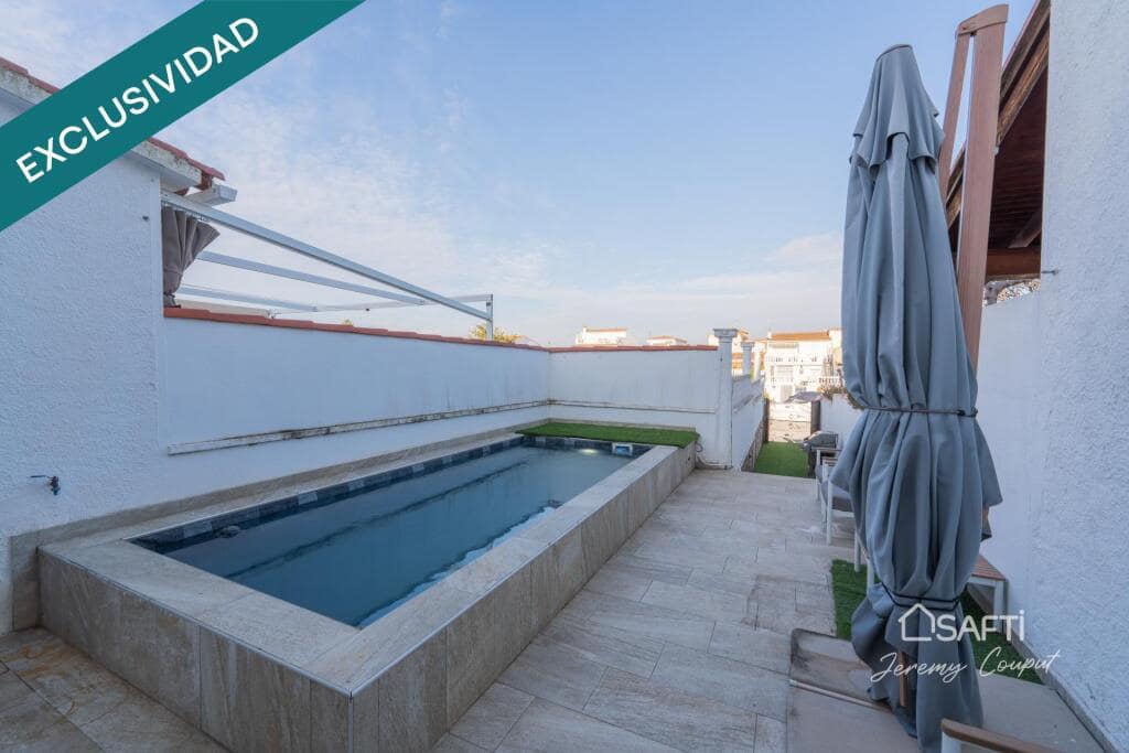 2 sypialnia Willa na sprzedaż w Empuriabrava z basenem garażem - 449 000 € (Ref: 9174139)