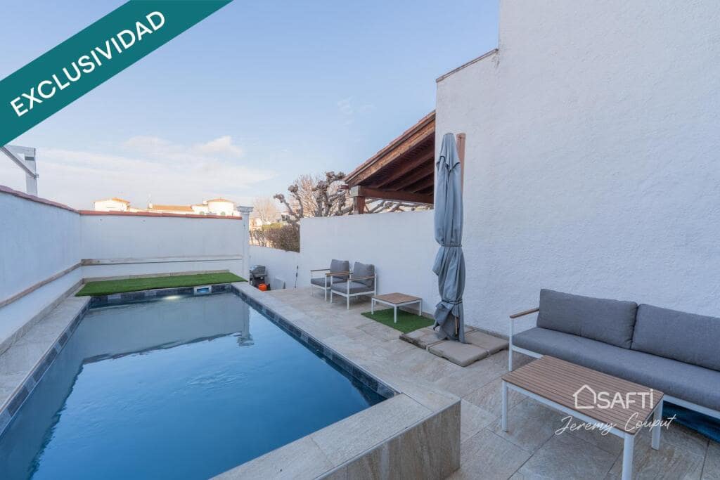 2 sypialnia Willa na sprzedaż w Empuriabrava z basenem garażem - 449 000 € (Ref: 9174139)