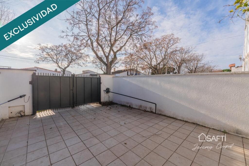 2 sypialnia Willa na sprzedaż w Empuriabrava z basenem garażem - 449 000 € (Ref: 9174139)