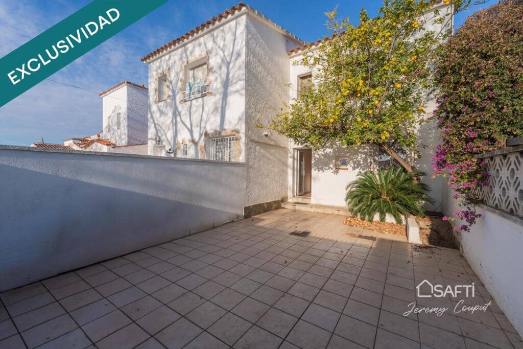 2 sypialnia Willa na sprzedaż w Empuriabrava z basenem garażem - 449 000 € (Ref: 9174139)