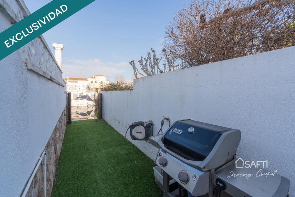 2 sypialnia Willa na sprzedaż w Empuriabrava z basenem garażem - 449 000 € (Ref: 9174139)