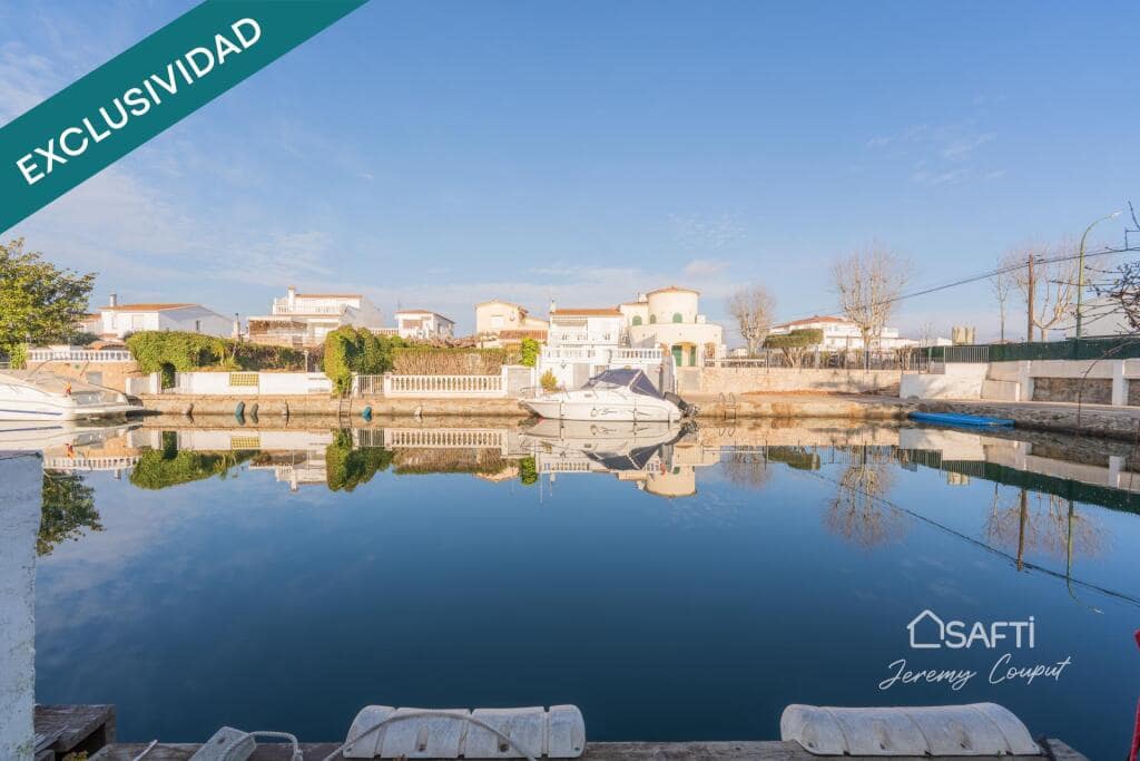 2 sypialnia Willa na sprzedaż w Empuriabrava z basenem garażem - 449 000 € (Ref: 9174139)