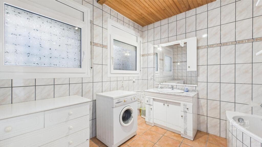 Chalet de 4 habitaciones en Empuriabrava en venta con piscina garaje - 995.000 € (Ref: 9174141)