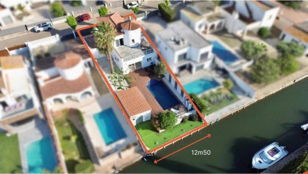 Chalet de 4 habitaciones en Empuriabrava en venta con piscina garaje - 995.000 € (Ref: 9174141)