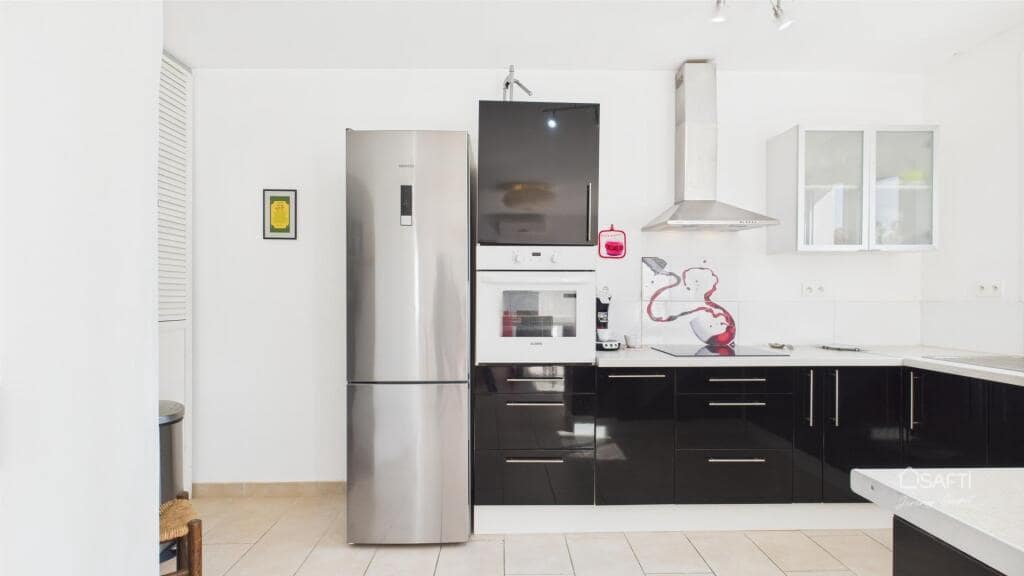 Chalet de 4 habitaciones en Empuriabrava en venta con piscina garaje - 995.000 € (Ref: 9174141)