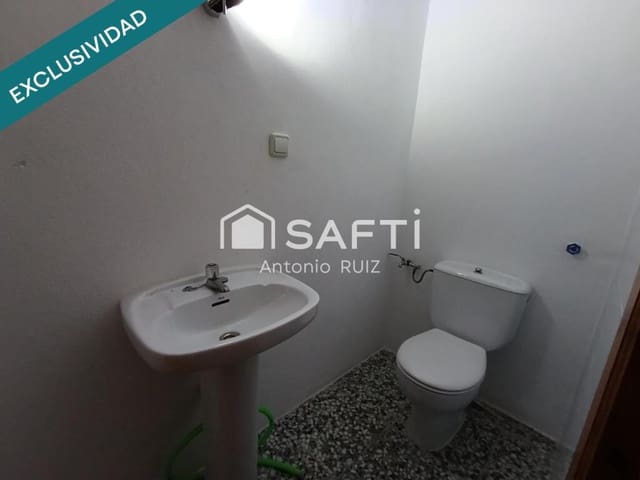 Commercial for sale in Ubeda - € 49,000 (Ref: 9174152)