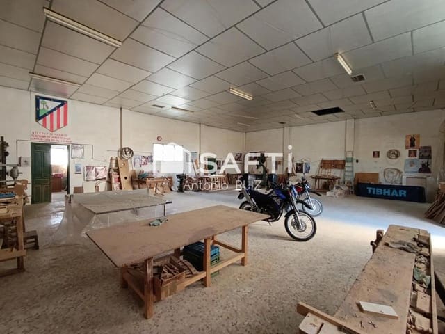 Commercial for sale in Jódar - € 310,000 (Ref: 9174154)