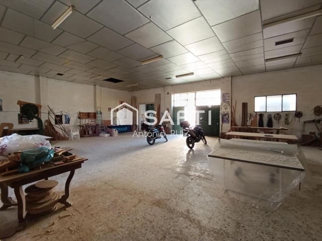 Commercial for sale in Jódar - € 310,000 (Ref: 9174154)