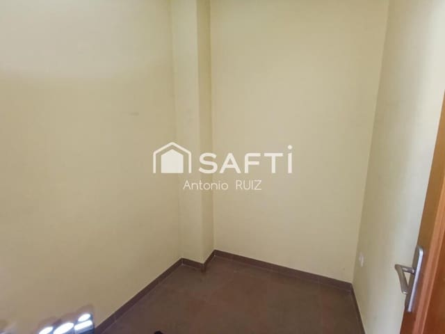 Commercial for sale in Ubeda - € 59,000 (Ref: 9174155)