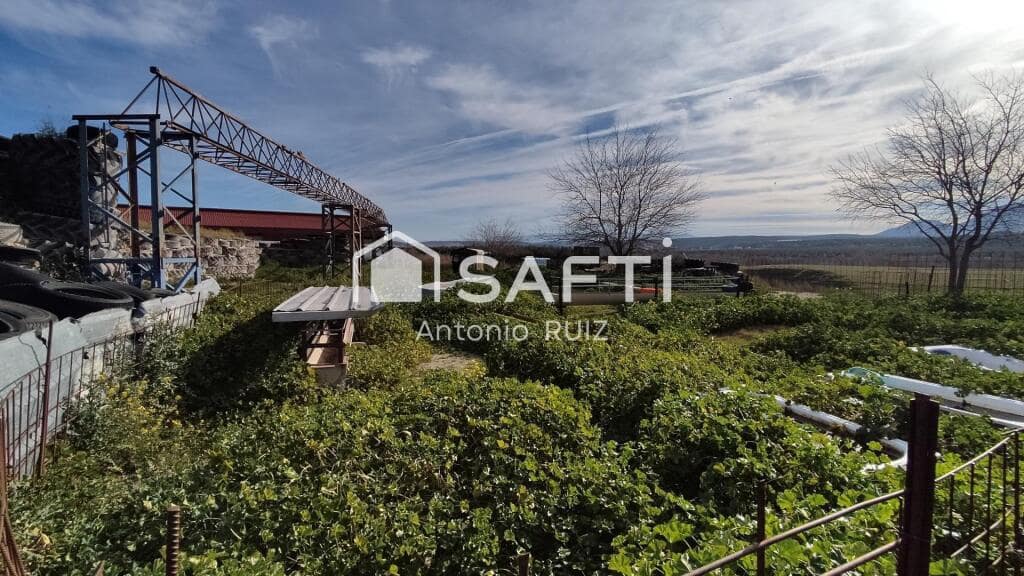 Grunde uden byggetilladelser til salg i Ubeda - € 285.000 (Ref: 9174158)