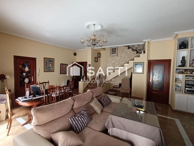 4 chambre Villa/Maison Mitoyenne à vendre à Quesada avec garage - 270 000 € (Ref: 9174162)