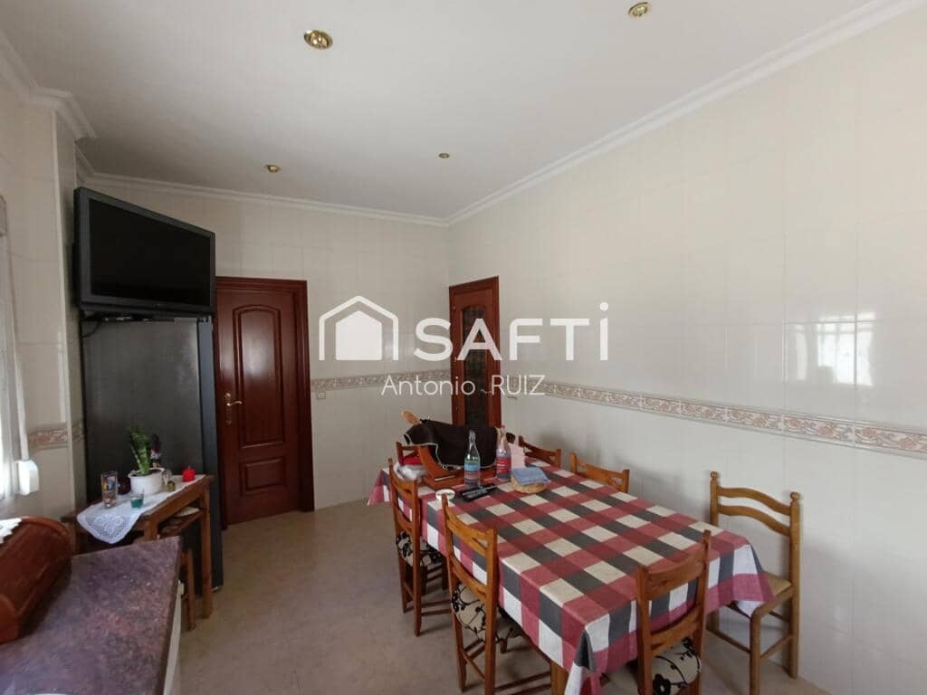 4 soveværelse Rækkehus til salg i Quesada med garage - € 270.000 (Ref: 9174162)