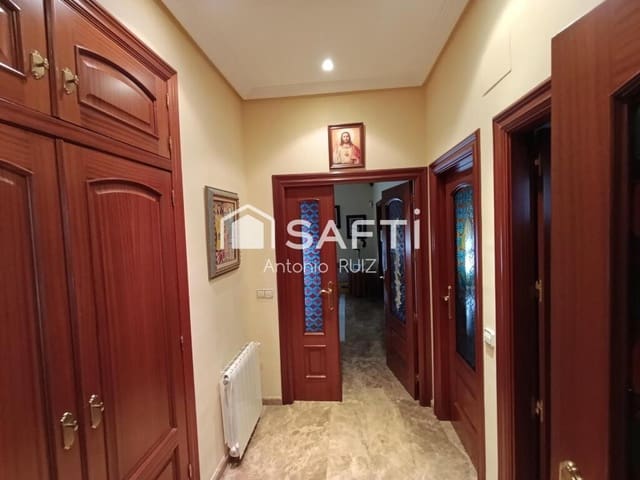 4 chambre Villa/Maison Mitoyenne à vendre à Quesada avec garage - 270 000 € (Ref: 9174162)