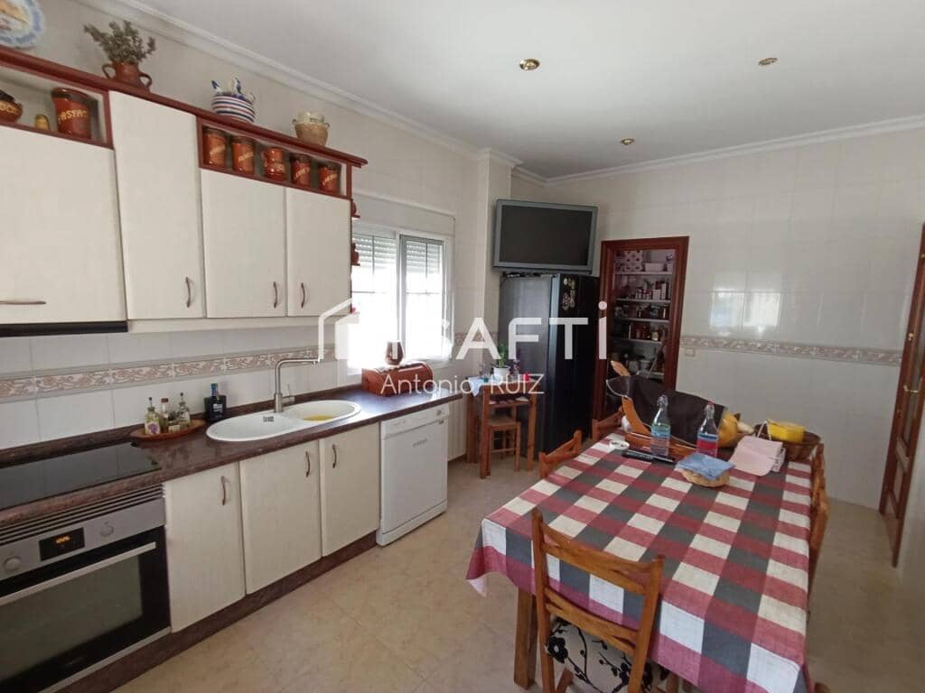 4 soveværelse Rækkehus til salg i Quesada med garage - € 270.000 (Ref: 9174162)