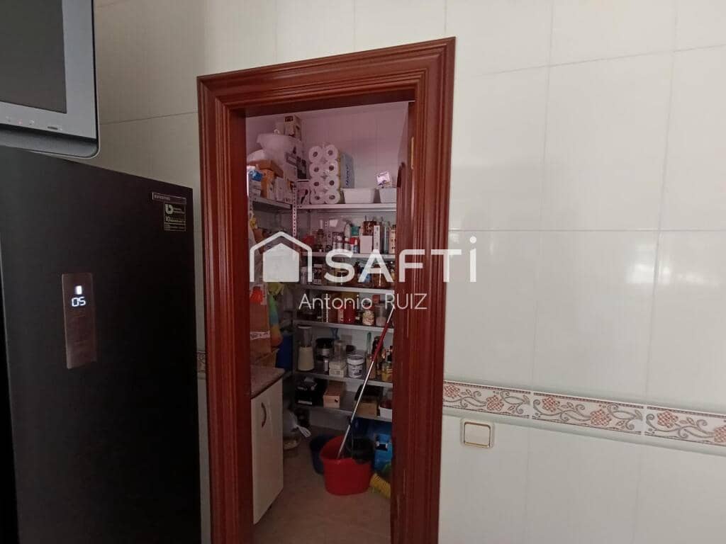 4 soveværelse Rækkehus til salg i Quesada med garage - € 270.000 (Ref: 9174162)