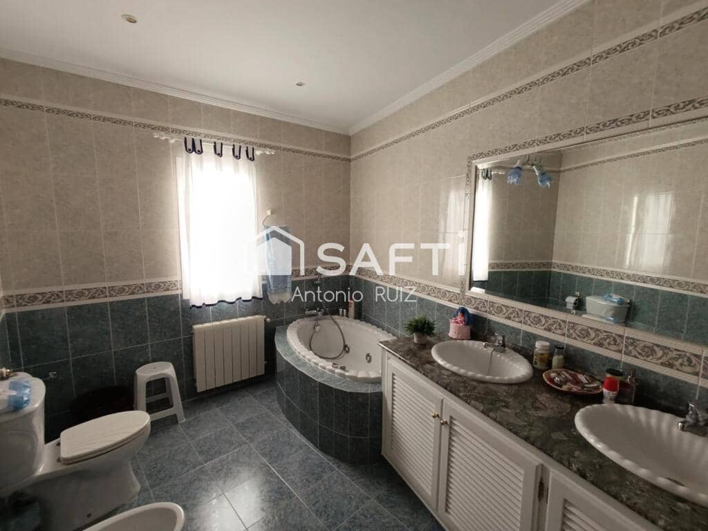 4 soveværelse Rækkehus til salg i Quesada med garage - € 270.000 (Ref: 9174162)