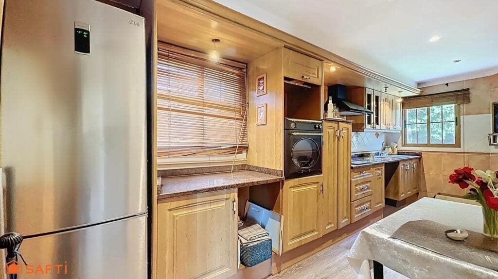 4 soveværelse Villa til salg i El Casar med swimmingpool garage - € 397.000 (Ref: 9174168)