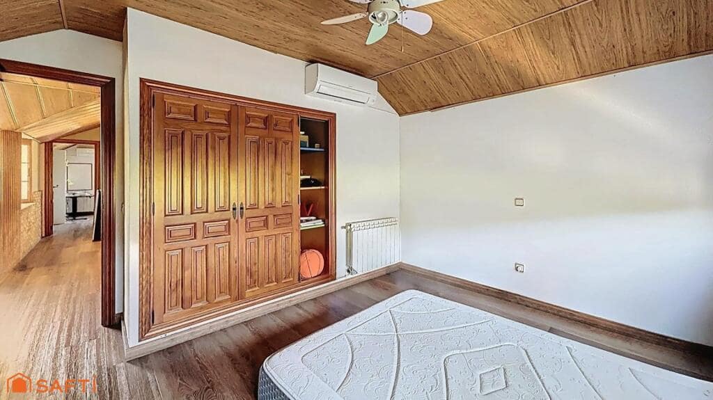 4 soveværelse Villa til salg i El Casar med swimmingpool garage - € 397.000 (Ref: 9174168)