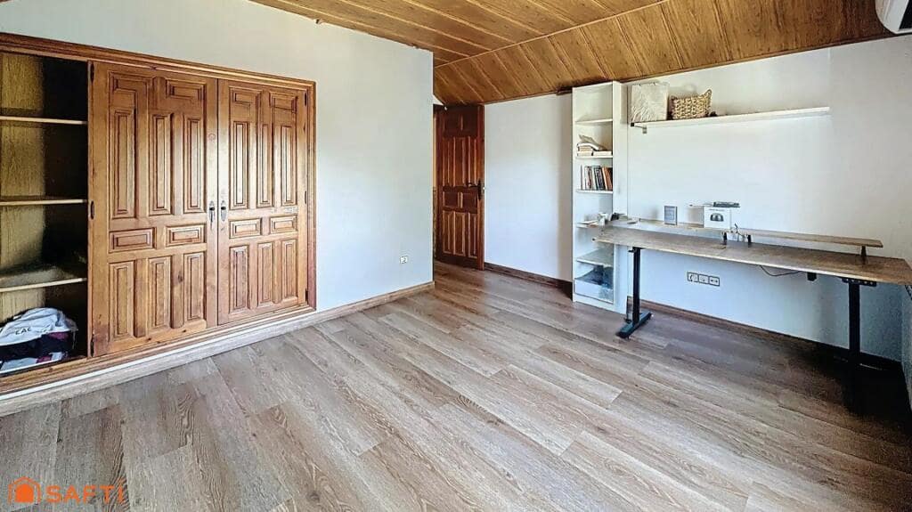 4 soveværelse Villa til salg i El Casar med swimmingpool garage - € 397.000 (Ref: 9174168)